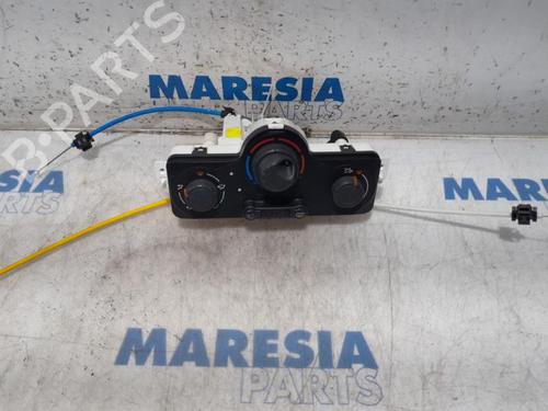 Used Climate control RENAULT CLIO III (BR0/1, CR0/1) 1.2 16V (BR0P, CR0P) (101 hp) 31525960