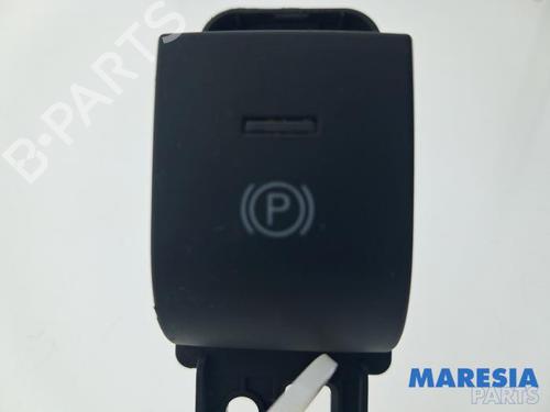 switch-fiat-500e-332_-2020-36093211 main image