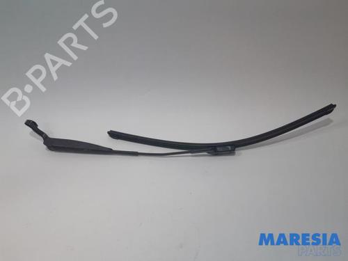 Front windshield wiper arm FIAT 500 (312_) 1.2 (312AXA1A) | BP31445768C143