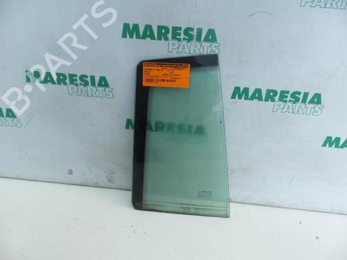 front-right-quarter-glass-renault-megane-ii-estate-km01_-2003-2004-2005-2006-2007-2008-2009-2010-2011-2012-31386051 main image