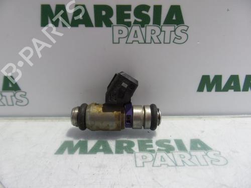 Used Injector FIAT PUNTO (188_) 1.2 60 (188.030, .050, .130, .150, .230, .250) (60 hp) 31523388