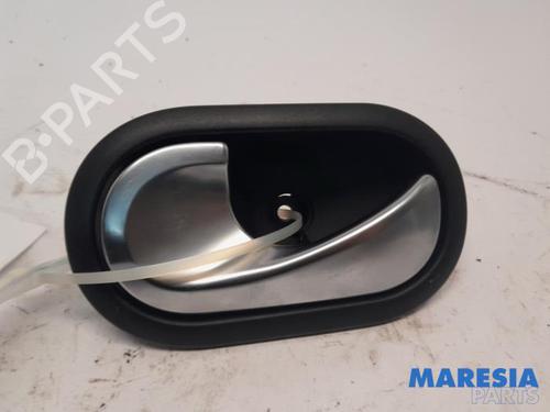 Used Front left exterior door handle RENAULT TWINGO III (BCM_, BCA_) 1.0 SCe 70 (71 hp) 31451746