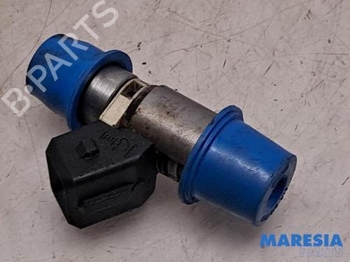 Used Injector FIAT PANDA (169_) 1.1 (169.AXA1A) (54 hp) 31418220