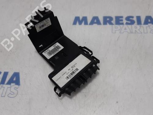 Used Fuse box CITROËN BERLINGO Box Body/MPV (B9) 1.6 HDi 90 (90 hp) 31454207