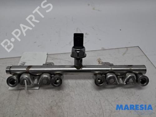 Used Injection rail Injection rail 37241695 37241695