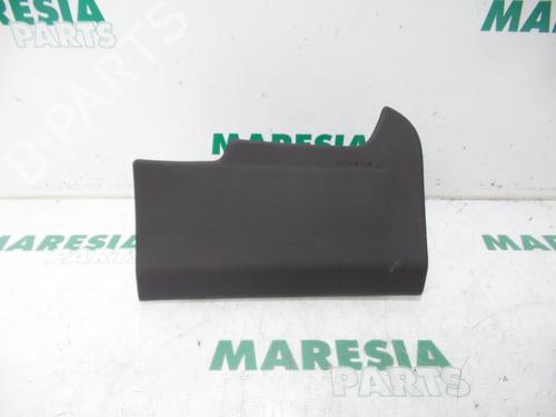 Used Knee airbag CITROËN C4 Grand Picasso I (UA_) 2.0 i 16V (140 hp) 31497749