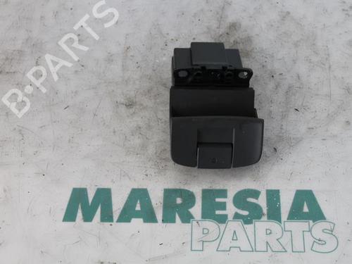 switch-renault-espace-iv-jk01_-2002-31445765 main image