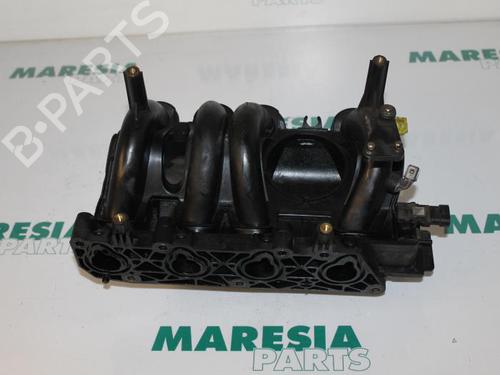 Used Injection rail RENAULT CLIO II (BB_, CB_) 1.4 (B/CB0C, B/CB0S) (75 hp) 31434157