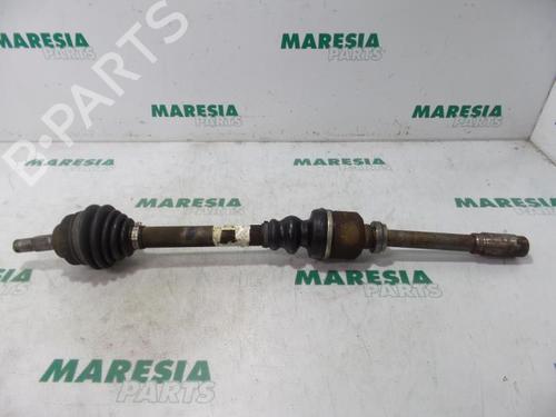 Used Right front driveshaft PEUGEOT 307 CC (3B) 2.0 16V (136 hp) 31518052