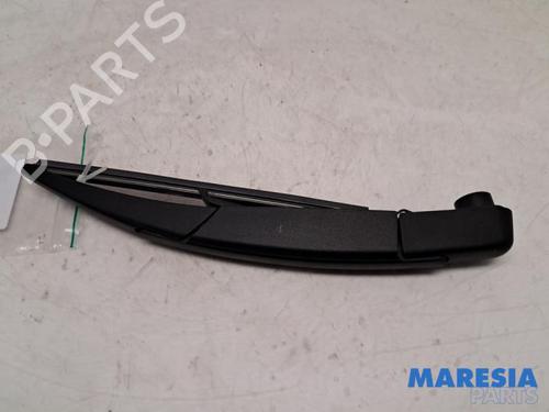 Brazo limpia trasero RENAULT CLIO V (B7_) 1.0 TCe 100 (B7MT) (101 hp) 31497528