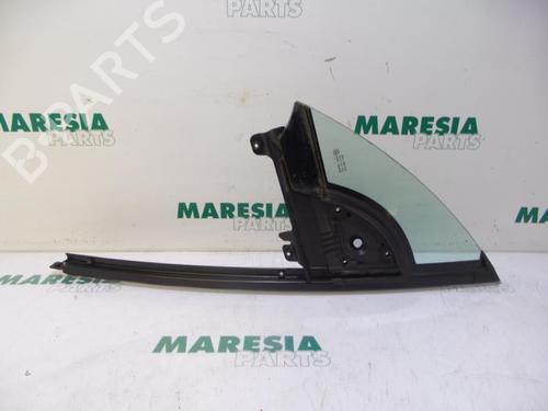 front-left-quarter-glass-citroen-c3-pluriel-hb_-2003-31406135 main image