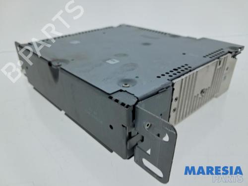 Used Radio Radio RENAULT TWINGO III (BCM_, BCA_) 1.0 SCe 70 (71 hp) 34406608 34406608