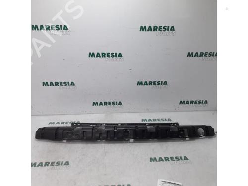 Køfangervange PEUGEOT 2008 I (CU_) 1.2 VTi (82 hp) 31401115