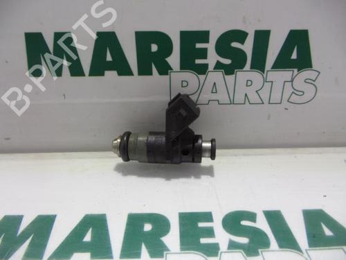 Used Injector RENAULT CLIO II (BB_, CB_) 1.6 16V (BB01, BB0H, BB0T, BB14, BB1D, BB1R, BB2KL, BB3G... (107 hp) 31480552