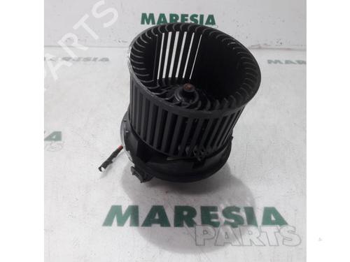 Used Heater blower motor Heater blower motor PEUGEOT 208 I (CA_, CC_) 1.0 VTi (68 hp) 31468465 31468465