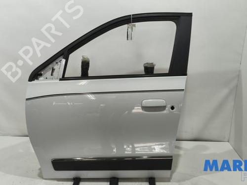 Porte avant gauche Porte avant gauche RENAULT TWINGO III (BCM_, BCA_) 1.0 SCe 70 (71 hp) 34141640 34141640
