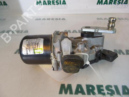 Used Front wiper motor RENAULT MEGANE III Grandtour (KZ0/1) 1.5 dCi (KZ09, KZ0D, KZ1G, KZ29, KZ14, KZ1W, KZ10, KZ1F,... (110 hp) 31526765