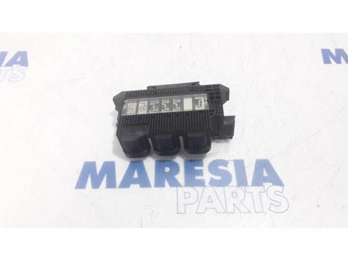 Used Fuse box FIAT SCUDO Bus (270_, 272_) 2.0 D Multijet (120 hp) 31506485