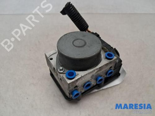 Used ABS pump RENAULT KANGOO / GRAND KANGOO II (KW0/1_) 1.6 16V (KW03, KW09, KW0D, KW0U, KW0W, KW13) (106 hp) 31400535