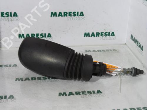 right-mirror-fiat-punto-188_-1999-2000-2001-2002-2003-2004-2005-2006-2007-2008-2009-2010-2011-2012-31485327 main image