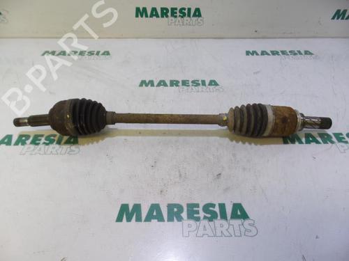 Used Left front driveshaft RENAULT CLIO III (BR0/1, CR0/1) 1.2 16V (BR02, BR0J, BR11, CR02, CR0J, CR11) (75 hp) 31486317