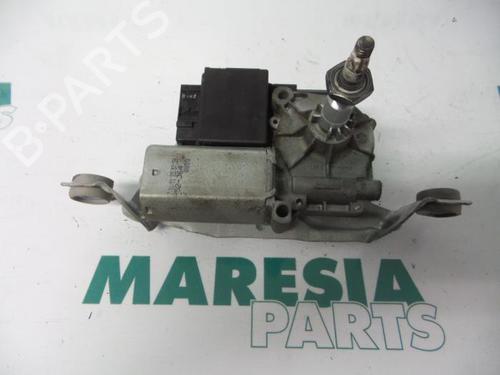 Used Rear wiper motor RENAULT ESPACE III (JE0_) 2.0 16V (JE0N, JE0L, JE02) (140 hp) 31426313