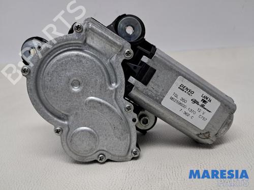 Used Rear wiper motor Rear wiper motor FIAT 500 (312_) 1.2 (312AXA1A) (69 hp) 31504524 31504524
