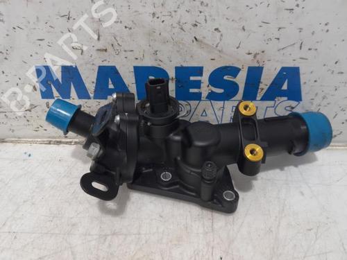 Used Thermostat housing RENAULT KADJAR (HA_, HL_) 1.5 dCi 110 (HLA3) (110 hp) 31525526