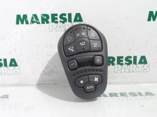 Used Climate control RENAULT ESPACE III (JE0_) 2.0 (139 hp) 31458082