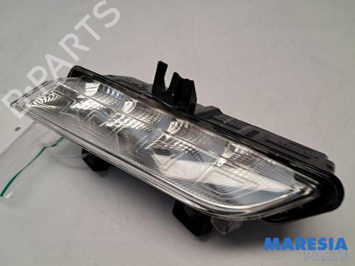 Højre positionslygte RENAULT CAPTUR I (J5_, H5_) 1.2 TCe 120 (120 hp) 31486747