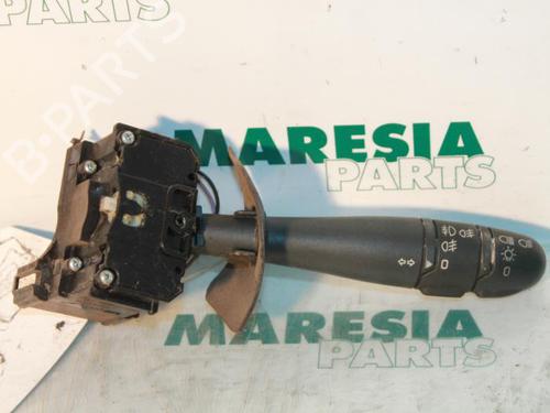 Used Steering column stalk RENAULT MEGANE I Coach (DA0/1_) 1.6 e (DA0F) (90 hp) 31406681