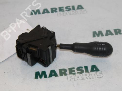 Used Steering column stalk RENAULT TWINGO I (C06_) 1.2 (C063, C064) (55 hp) 31387846