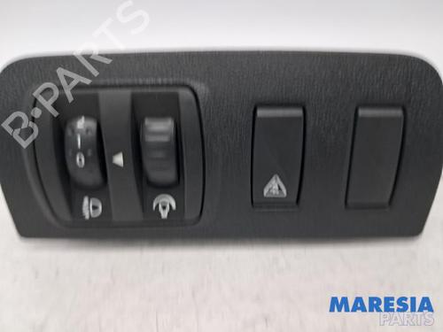 Used Switch RENAULT GRAND SCÉNIC III (JZ0/1_) 2.0 16V (JZ0G) (140 hp) 31530412