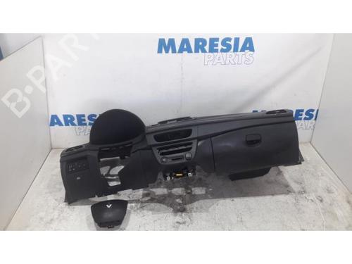 Used Driver airbag RENAULT MEGANE III Grandtour (KZ0/1) 1.5 dCi (KZ09, KZ0D, KZ1G, KZ29, KZ14, KZ1W, KZ10, KZ1F,... (110 hp) 31524499
