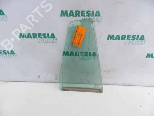 front-right-quarter-glass-renault-laguna-ii-grandtour-kg01_-2001-2002-2003-2004-2005-2006-2007-31427697 main image
