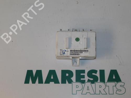 Used Control unit RENAULT MEGANE III Grandtour (KZ0/1) 1.6 16V (KZ0U, KZ1B, KZ1U) (110 hp) 31495371