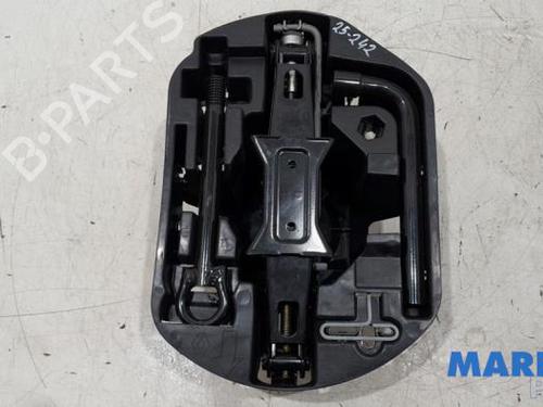 Jack Kit RENAULT MEGANE IV Hatchback (B9A/M/N_) 1.2 TCe 130 (B9MR) | BP31861129C119