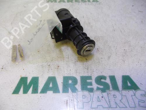 Used Ignition barrel FIAT STILO (192_) 1.6 16V (192_XB1A) (103 hp) 31487367