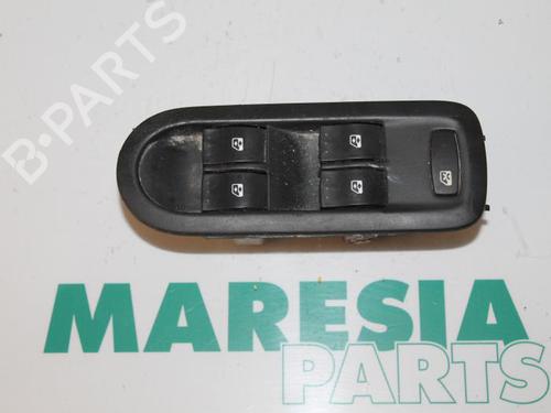 Used Switch RENAULT SCÉNIC II (JM0/1_) 1.5 dCi (JM1E, JM16) (106 hp) 31503604