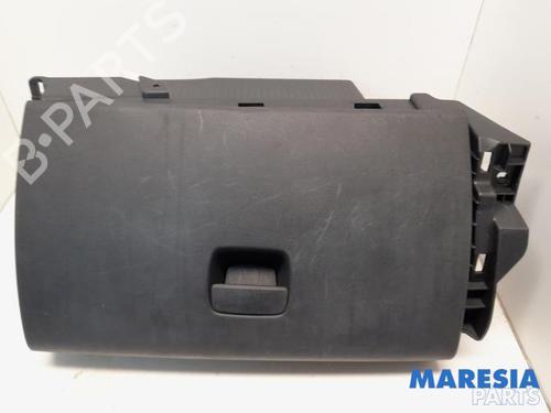 Used Glove box OPEL VIVARO B Van (X82) 1.6 CDTI (05) (95 hp) 31455561
