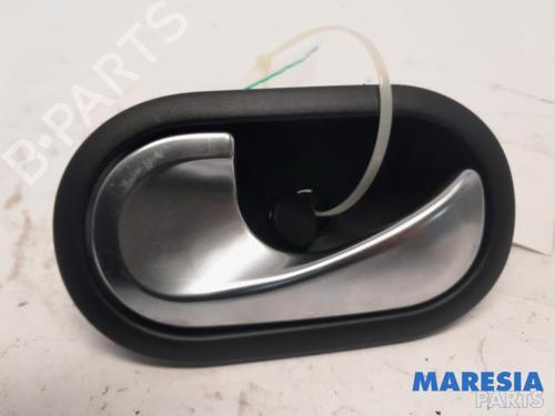 venstre-bagtil-udvendigt-handtag-renault-twingo-iii-bcm_-bca_-2014-31479947 main image