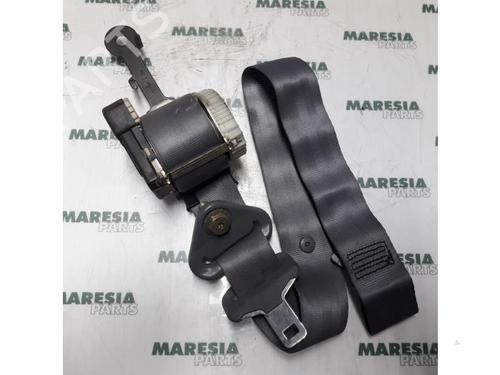 Used Front right seatbelt RENAULT CLIO II (BB_, CB_) 2.0 16V Sport (CB0M) (169 hp) 31399675