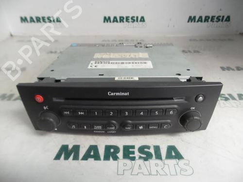 radio-renault-megane-ii-saloon-lm01_-2003-31503264 main image