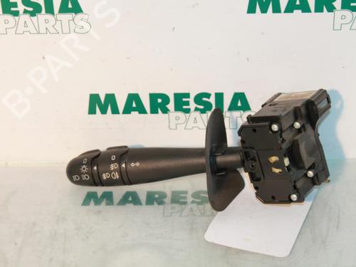 steering-column-stalk-renault-scenic-i-mpv-ja01_-fa0_-1999-2000-2001-2002-2003-2004-2005-2006-2007-2008-2009-2010-31384803 main image