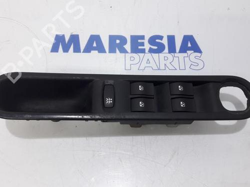 Mando RENAULT ESPACE IV (JK0/1_) 2.2 dCi (JK0H) (150 hp) 31520448