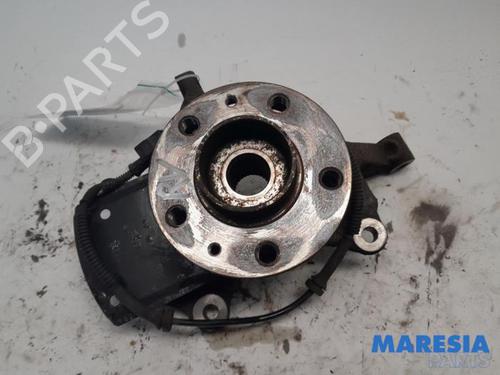 Used Right front steering knuckle RENAULT TRAFIC III Van (FG_) 1.6 dCi 95 (FGMJ, FGMR) (95 hp) 31525154