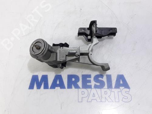 Used Ignition barrel FIAT PUNTO EVO (199_) 1.3 D Multijet (199AXC1A, 199BXC1A, 199AXT1A, 199BXT1A) (75 hp) 31533701