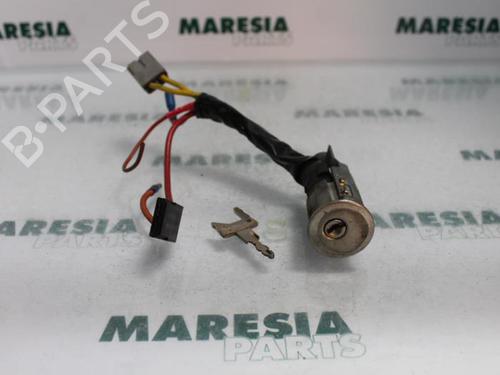 Used Ignition barrel RENAULT 25 (B29_) 2.2 (B29B) (108 hp) 31385638