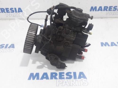 Used Fuel pump ALFA ROMEO 146 (930_) 1.9 TD (930.B4A) (90 hp) 31524692