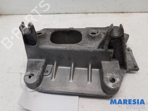 Used Gearbox mount RENAULT CLIO III (BR0/1, CR0/1) 1.4 16V (98 hp) 31452802
